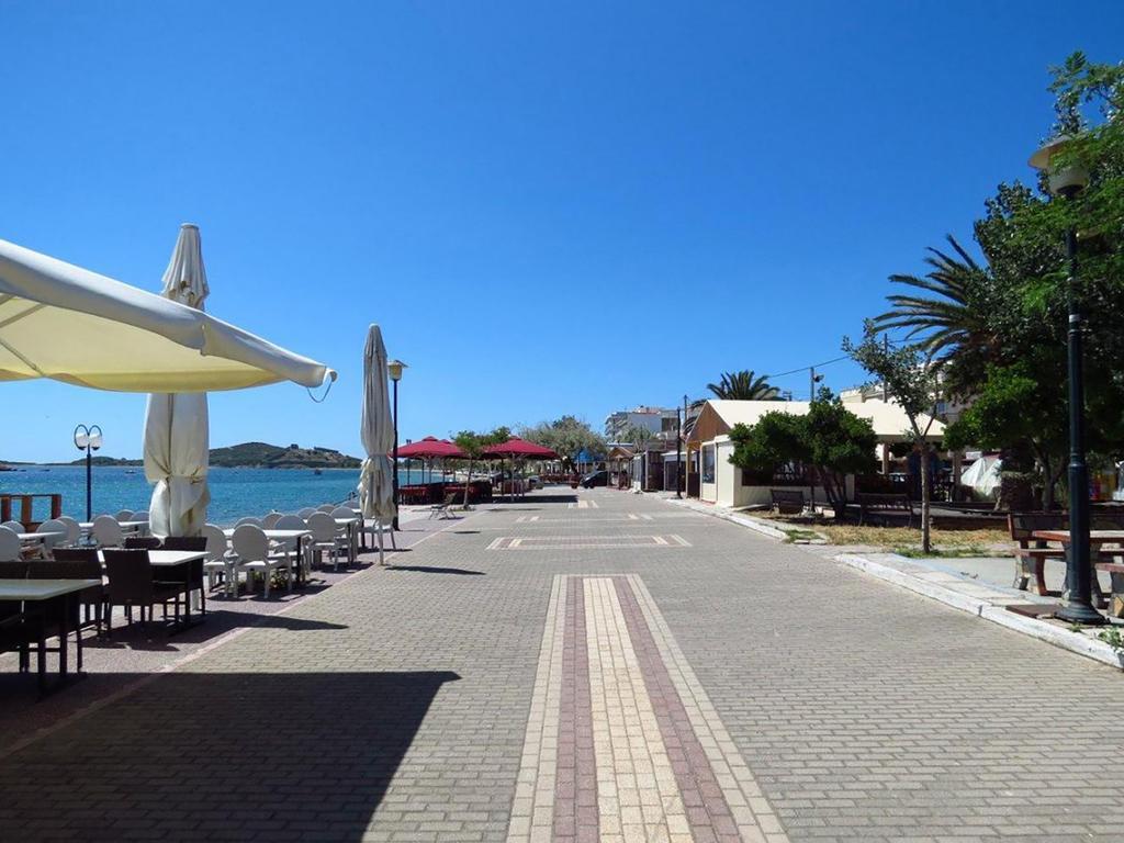 Holiday Apartment Sombrero เนอาเปรามอส ภายนอก รูปภาพ